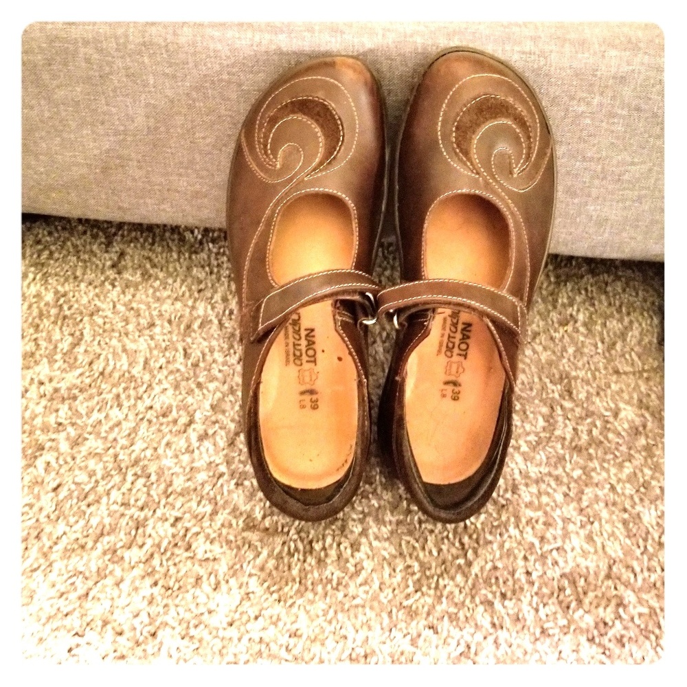 Super Cute Dark Brown Leather and Chocolate Suede